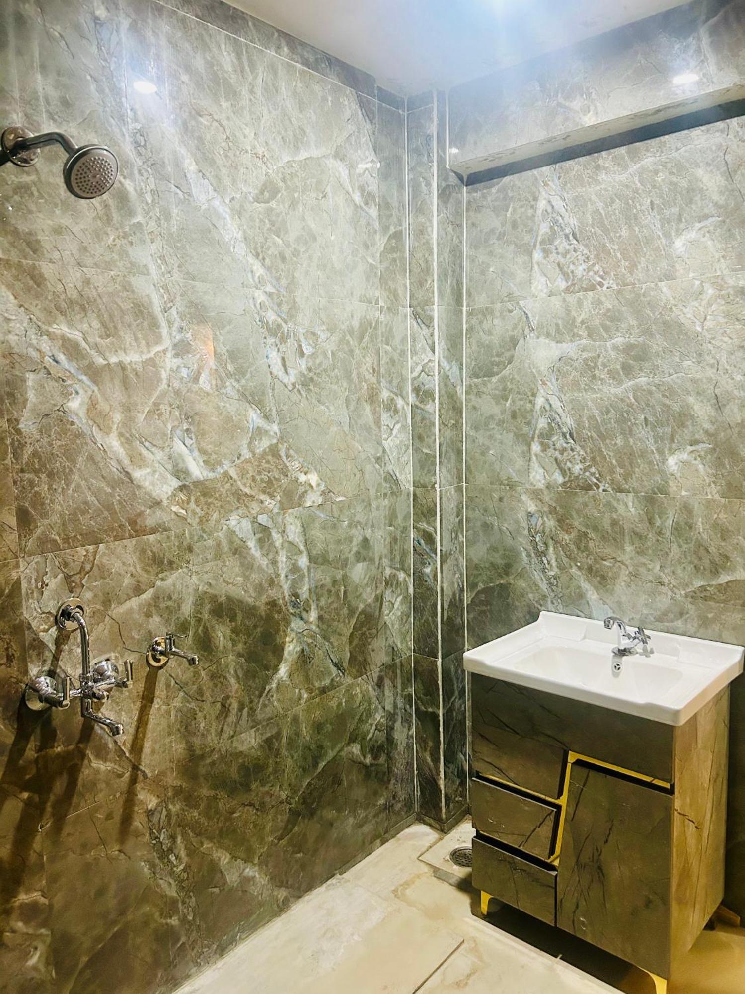 Sainik Guest House 500Mtr From Medanta Hospital Λάκναου Εξωτερικό φωτογραφία